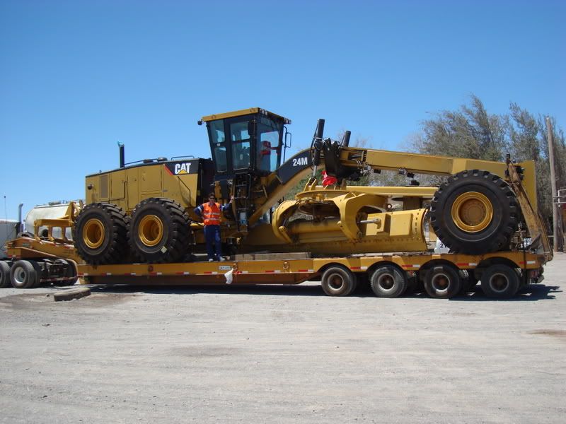 Greder Caterpillar 24M de vanzare