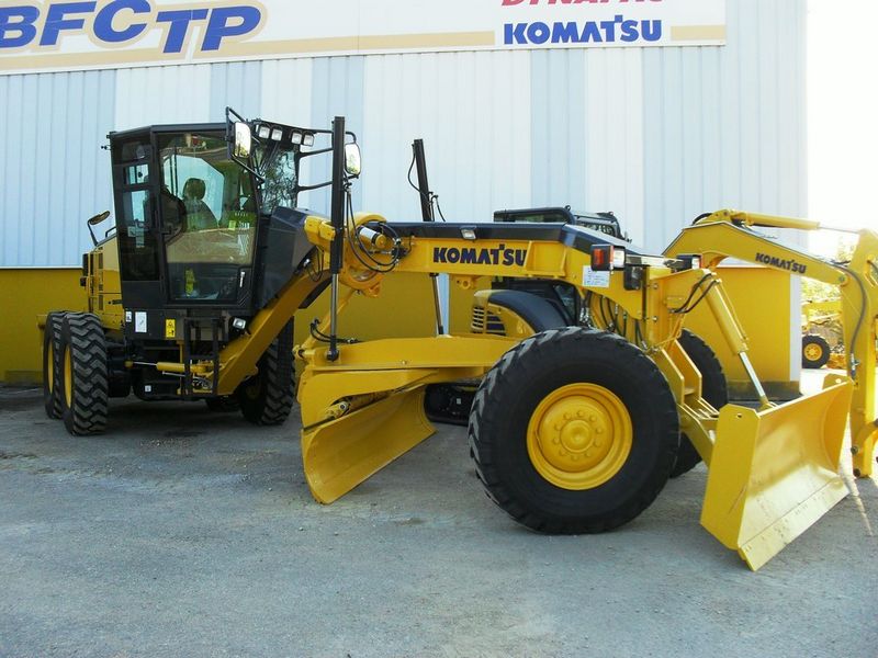 Greder Komatsu GD 555 oferta