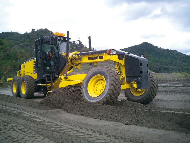 Greder Komatsu GD 675 de vanzare