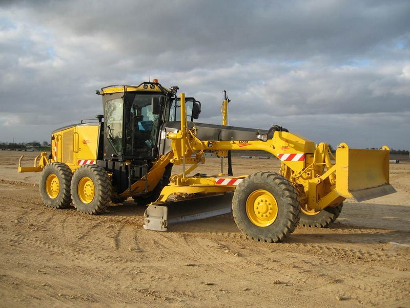 Gredere Caterpillar 120M Romania